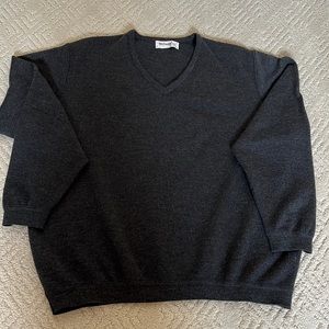 St. Croix Classic Hand Tailored All Wool V-neck.  Color: heather/gray  Size: XL